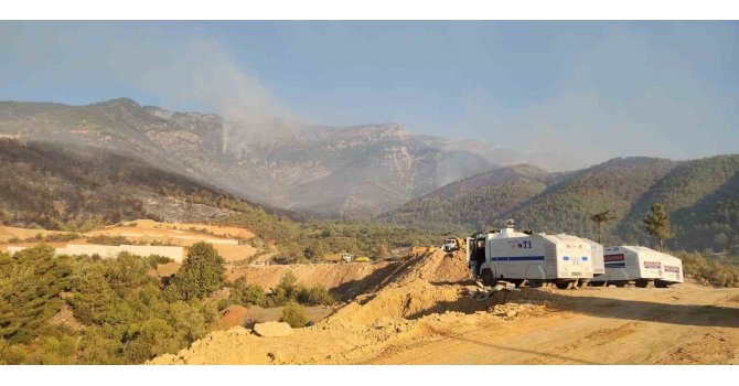 Hatay’da yangınla mücadele 14. saatte devam ediyor