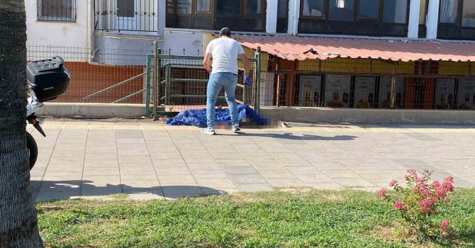 Sahil kenarındaki yürüyüş yolunda ceset bulundu