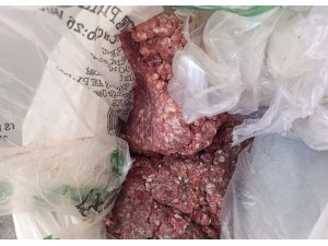 Mersin’de bir markette bozulmuş et ele geçirildi