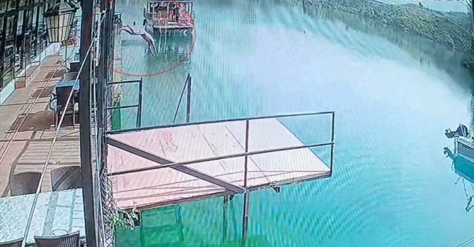 Ölüme balıklama atlayan adam yaşamını yitirdi geriye sadece olay anı görüntüleri kaldı