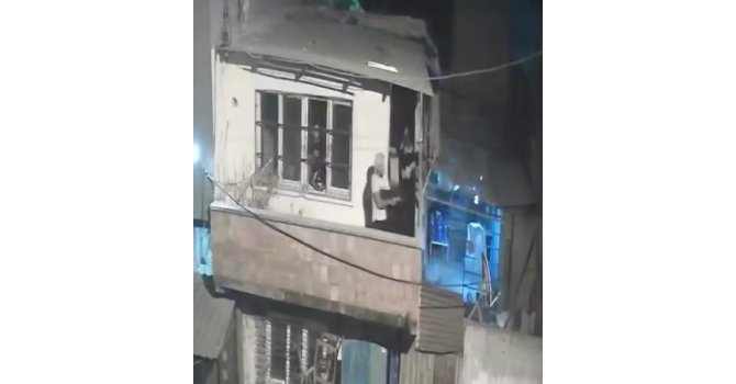 Adana’da balkondan balkona silahlı çatışma: 4 gözaltı