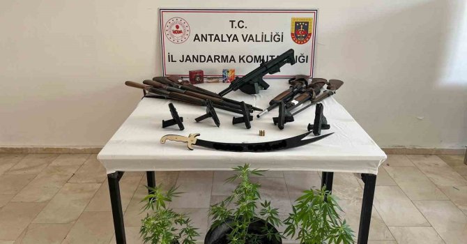 Antalya’da silah kaçakçılarına operasyon: 5 gözaltı