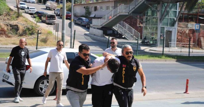 Emlakçıyı arayıp kiraladığı evde cinayet işlediğini söyleyen zanlı Gümüşhanede yakalandı