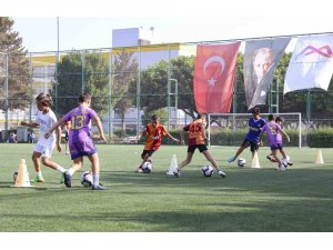 Mersin’de yıl boyu ücretsiz futbol kursu
