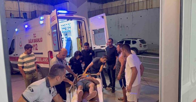 Otomobil yayla yolunda uçuruma yuvarlandı: 2 yaralı