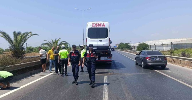 Öğrenci servisi otel servisine arkadan çarptı: 6 yaralı