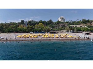 Büyükşehir plajları tatilcilerin gözdesi oldu