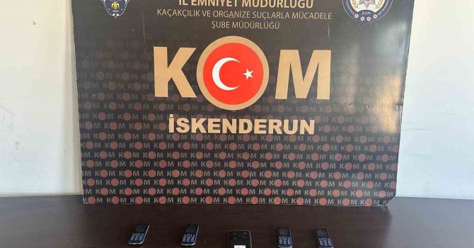 İskenderun’da iş yerinde kaçak cep telefonu ele geçirildi