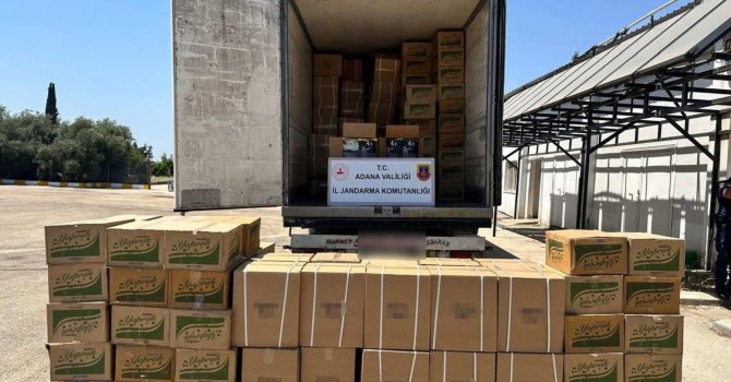 Jandarma 7 bin 500 kilo kaçak tütün ele geçirdi