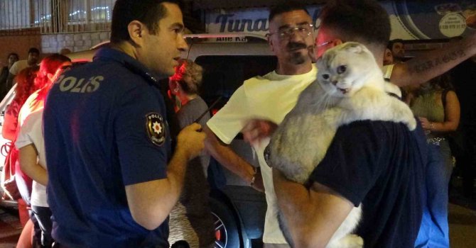 Dairenin balkonunda çıkan yangın korkuttu genç kız gözyaşlarına hakim olamadı