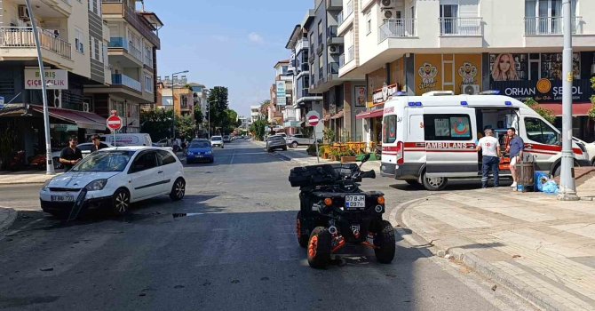 Manavgat’ta otomobilin çarptığı ATV sürücüsü yaralandı