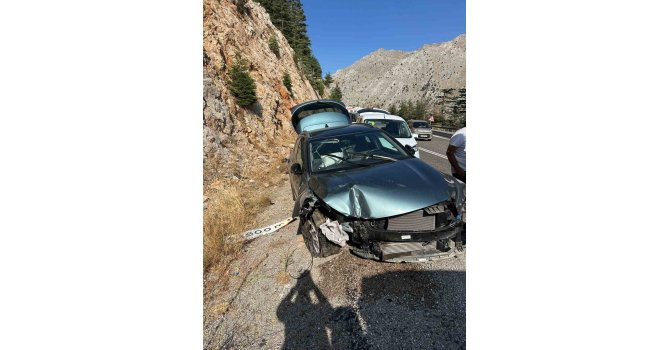 Antalya’da trafik kazası; 5 yaralı