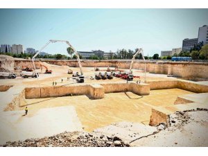 Antalya’da 900 yataklı modern sağlık kompleksi için ilk beton döküldü