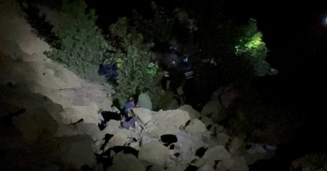 Adana’da otomobil uçuruma yuvarlandı: 5 ölü