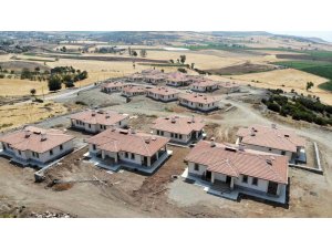 Köy konutları hızla tamamlanıyor: "Bu evleri kendi gücümüzle yapamazdık"