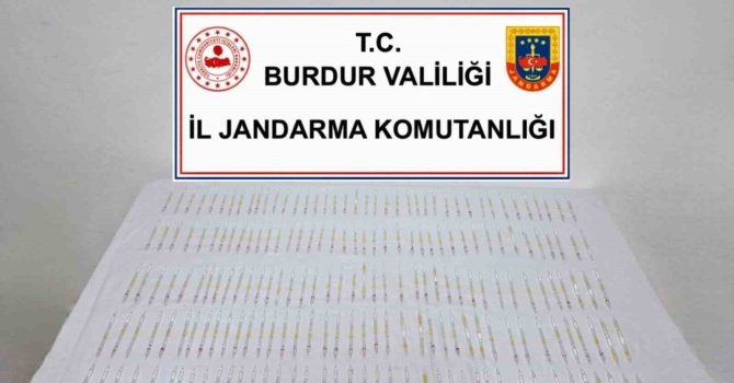 Burdur’da piyasa değeri 60 milyon lira olan 201 tüp kobra zehri ele geçirildi