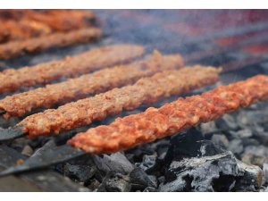 Adana Kebabında karbonat, hamur ve ekmek hilesine dikkat