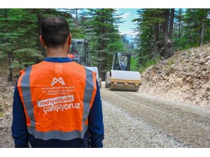 Mersin’de yayla yolu 50 kilometreden 18 kilometreye düştü