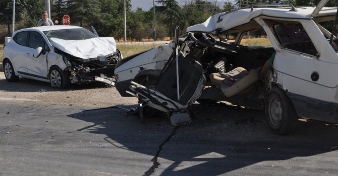 Metrelerce sürüklenip takla atan araçta bulunan sürücü ağır yaralandı
