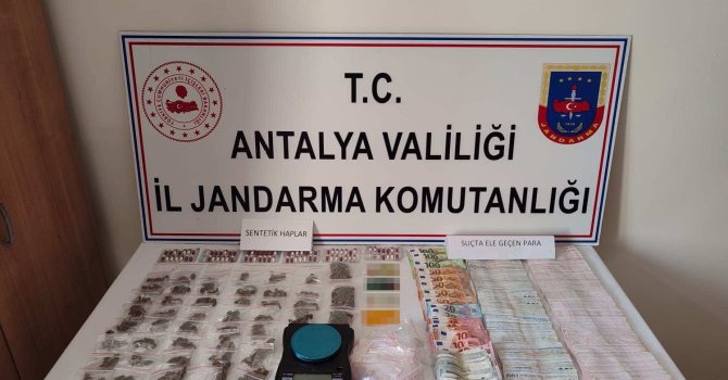 Alanya ve Manavgat’ta uyuşturucu operasyonu: 6 bin 250 hap ele geçirildi