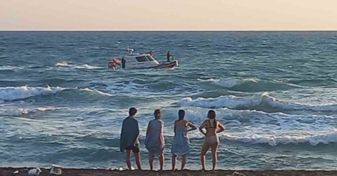 Serinlemek için denize giren 20 yaşındaki genç hayatını kaybetti