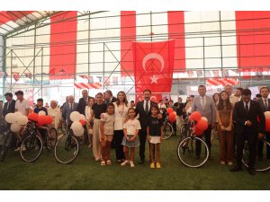 Yüreğimizdeki Işık projesi kapsamında hayırseverler, depremzede çocukların hayallerine tek tıkla ortak olabilecek