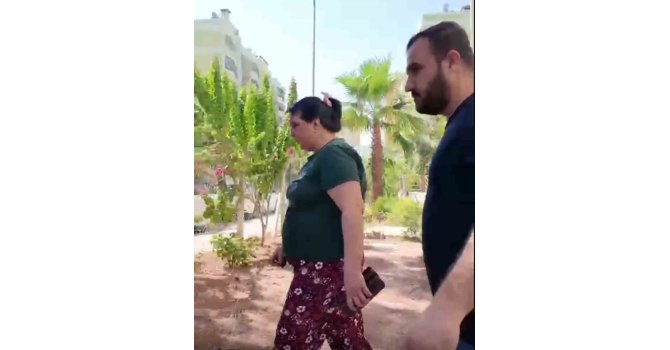 Kızını bıçakla kovalayan anne gözaltında