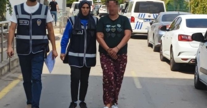 Kızını bıçakla kovalayan anne tutuklandı