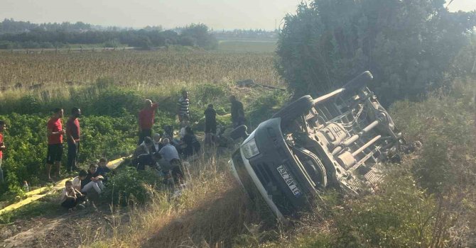 Öğrencileri taşıyan servis kaza yaptı: 8 yaralı