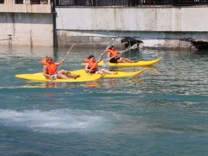 Arsuz’da kano yarışı düzenlendi