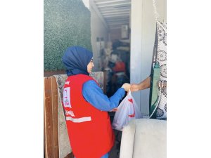 Kızılay, ihtiyaç sahibi ailelere adak eti dağıtımı gerçekleştirdi