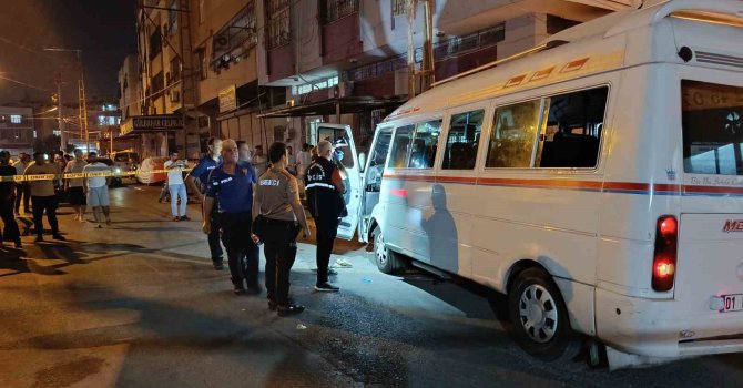 Adana’da dolmuşa silahlı saldırı: Sürücü yaralı halde 600 metre sürdü ama kurtarılamadı