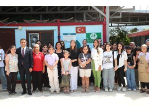 Vali Masatlı’nın eşi, ’Yüreğimizdeki Işık’ projesinde kız çocuklarıyla bir araya geldi