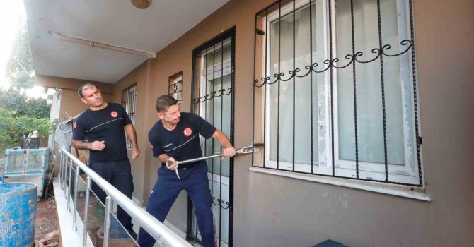 Antalya’da ’apartmana yeni taşınan’ yaşlı çift alarmı