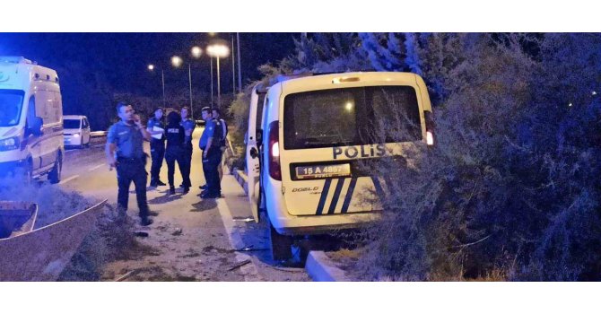 Alkollü sürücü Burdur’u savaş alanına çevirdi: 3’ü polis 10 yaralı