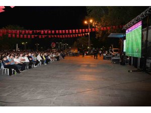 Isparta Belediyesi, Fenerbahçe maçı için dev ekran kurdu