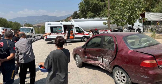 Osmaniye’de otomobillerin çarpıştığı kazada 3 kişi yaralandı