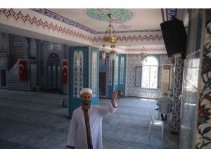 Huzuru camide bulan kuşların yuvalarına cemaatten merhamet koruması