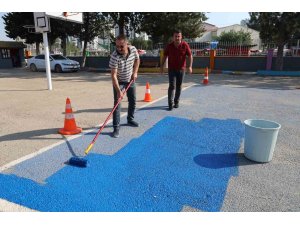 Öğretmenlerden okula renkli dokunuş
