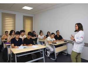 Mersin’de bin 554 öğrenci ücretsiz kurslarla üniversiteli oldu