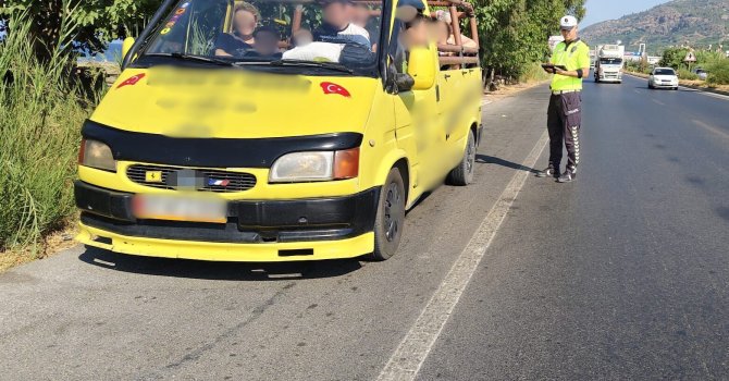 Antalya’da 1 haftada 14 bin 898 araç ve sürücüsüne idari para cezası