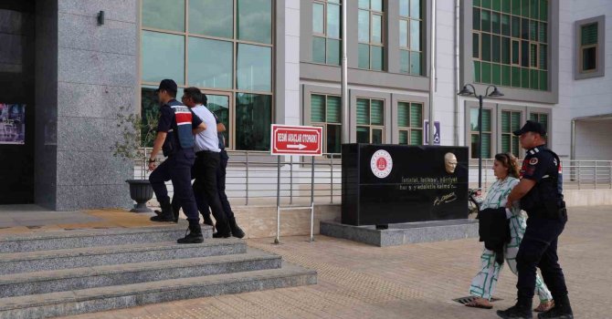 Kiracısının ölümüne neden olan öğretmen gözyaşı döktü