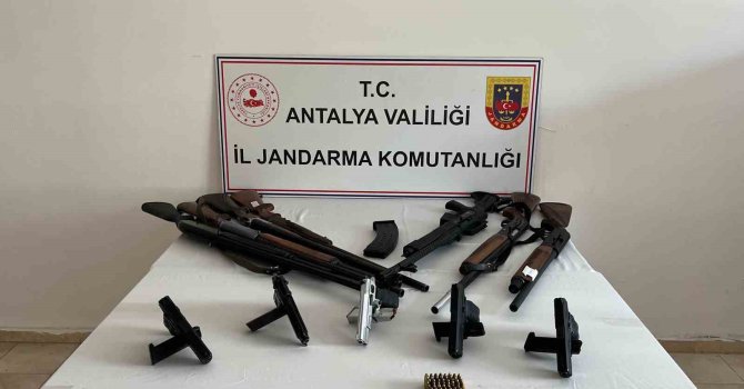 Serik’te kaçak silah operasyonu