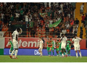 Trendyol Süper Lig: Corendon Alanyaspor: 2 - Beşiktaş 0 (Maç sonucu)