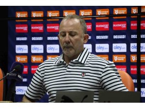 Sergen Yalçın: "Umarım en kısa sürede toparlanıp hak ettiğimiz pozisyona gelebiliriz"