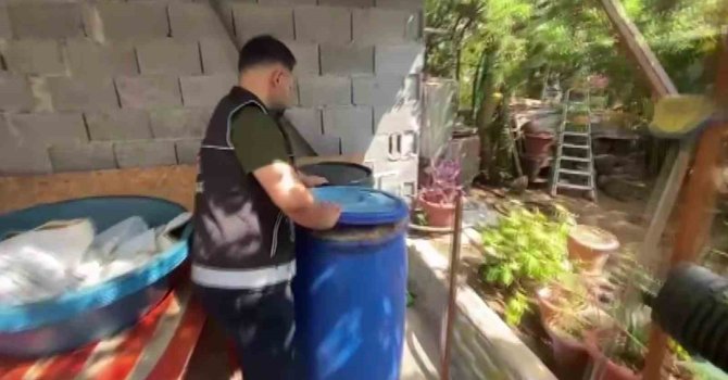 Adana’da 2 bin 930 litre kaçak içki ele geçirildi