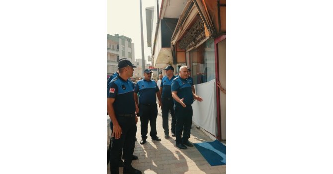 Kozan Belediyesi kaldırımları işgal edenlere ceza yazdı