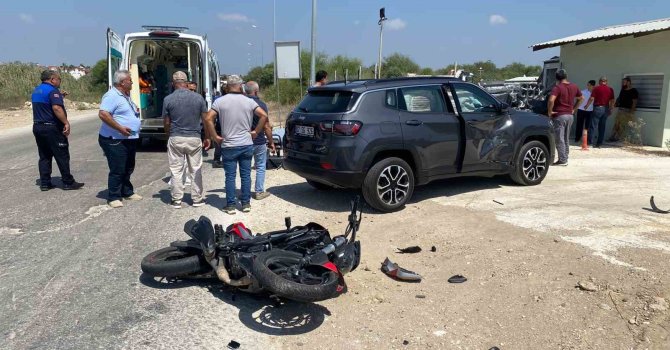 Serik’te cip ile motosiklet çarpıştı: 1 yaralı
