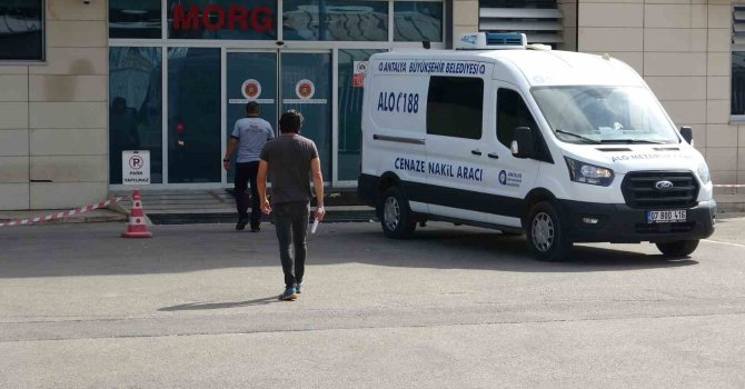 Çatıdan hortumla balkona inmek isterken hayatını kaybeden şahsın cenazesi teslim alındı