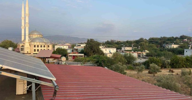 Evinin damında oynarken akıma kapıldı